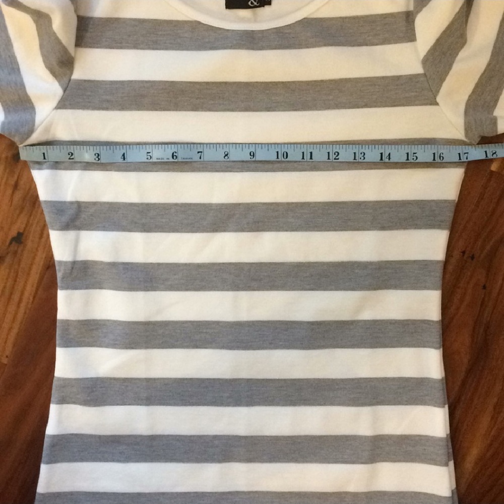 ** SOLD** AA Sweater dress - Picture 4 of 5